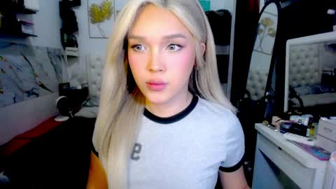 Snapshot of valeria_nikia chatting on April 2026 11:47:02 AM VALERIA online show from April 2026 11:47:02 AM