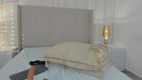 Snapshot of valeriah_ chatting on December 2024 02:04:01 PM Valeria online show from December 2024 02:04:01 PM