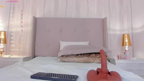 Snapshot of valeriah_ chatting on February 2025 02:33:02 PM Valeria online show from February 2025 02:33:02 PM