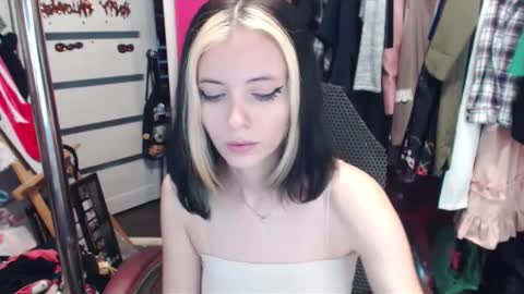 ValeriaXKiss online show from January 2025 07:50:01 AM