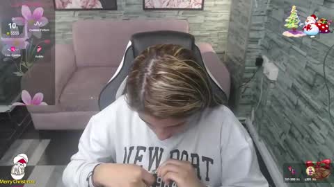 valerie_b online show from December 2024 04:36:01 PM