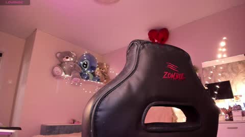 Snapshot of valerie_cutee chatting on March 2026 07:14:02 PM Lera online show from March 2026 07:14:02 PM