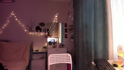 Snapshot of valerie_cutee chatting on April 2026 10:46:02 AM Lera online show from April 2026 10:46:02 AM