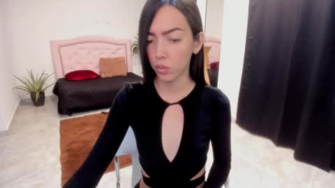Valerie fox online show from November 2025 01:43:03 PM
