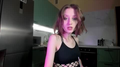 Snapshot of valerie_mooon chatting on February 2025 10:58:01 PM Kristi moony online show from February 2025 10:58:01 PM