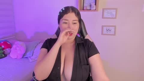 Snapshot of valerie_perez chatting on December 2024 06:10:02 AM vale online show from December 2024 06:10:02 AM