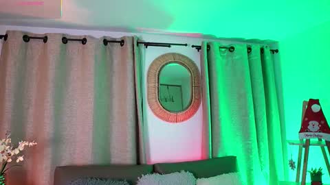 Snapshot of valeriebony chatting on December 2025 04:09:01 AM Valerie Style3 online show from December 2025 04:09:01 AM