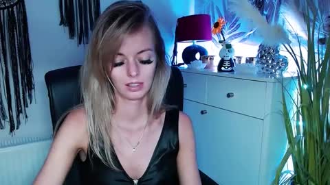 Valerie  online show from February 2025 05:51:02 PM