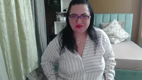 Snapshot of valeriesmiths chatting on May 2026 06:08:01 AM valeriesmiths online show from May 2026 06:08:01 AM