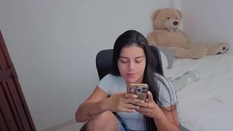 Snapshot of valerihouse chatting on March 2026 12:30:02 AM Juli C online show from March 2026 12:30:02 AM