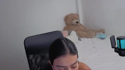 Snapshot of valerihouse chatting on March 2026 01:00:02 AM Juli C online show from March 2026 01:00:02 AM