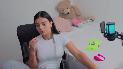 Snapshot of valerihouse chatting on March 2026 12:49:02 AM Juli C online show from March 2026 12:49:02 AM