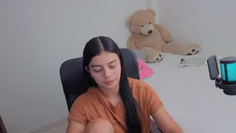 Snapshot of valerihouse chatting on April 2026 01:38:02 AM Juli C online show from April 2026 01:38:02 AM