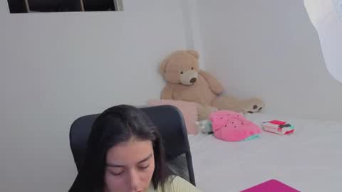 Snapshot of valerihouse chatting on April 2026 12:37:02 AM Juli C online show from April 2026 12:37:02 AM