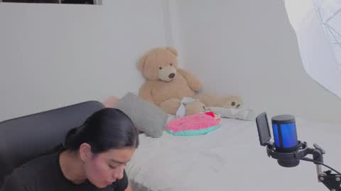 Snapshot of valerihouse chatting on April 2026 01:39:01 AM Juli C online show from April 2026 01:39:01 AM