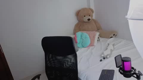 Snapshot of valerihouse_ chatting on May 2026 01:13:02 AM valerihouse_ online show from May 2026 01:13:02 AM