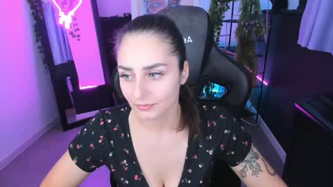 Valerie online show from November 2025 02:39:02 PM