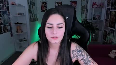 Snapshot of valeriiemills chatting on January 2026 03:06:02 PM Valerie online show from January 2026 03:06:02 PM