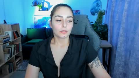 Snapshot of valeriiemills chatting on February 2026 03:19:02 PM Valerie online show from February 2026 03:19:02 PM