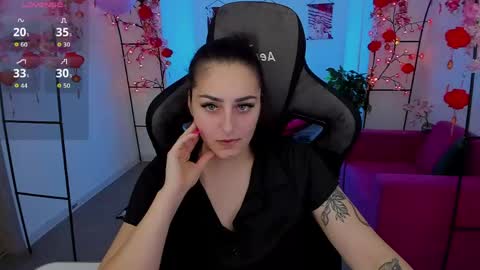 Snapshot of valeriiemills chatting on April 2026 03:28:02 PM Valerie online show from April 2026 03:28:02 PM