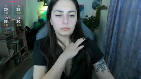 Snapshot of valeriiemills chatting on April 2026 03:32:01 PM Valerie online show from April 2026 03:32:01 PM