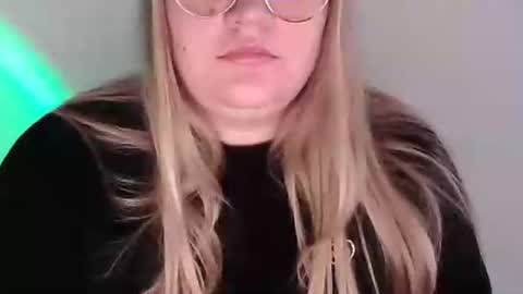 Snapshot of valerivane chatting on November 2025 07:33:02 AM Valery online show from November 2025 07:33:02 AM