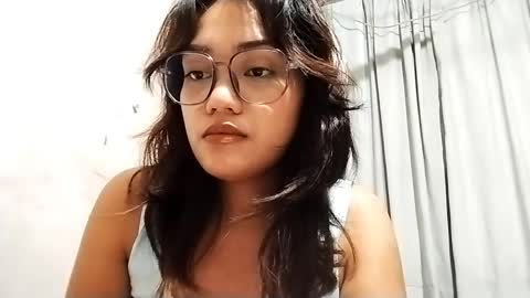 Snapshot of valerykramer chatting on April 2026 11:18:02 AM valerykramer online show from April 2026 11:18:02 AM