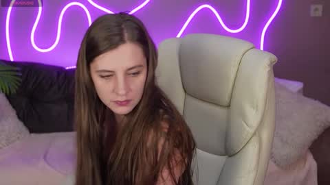 V A L E R Y  M U R online show from October 2025 12:48:02 PM