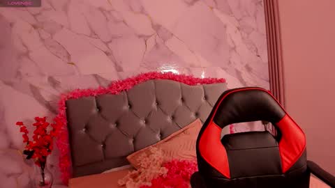 Snapshot of valerynhot_ chatting on December 2025 07:07:02 PM Vale online show from December 2025 07:07:02 PM