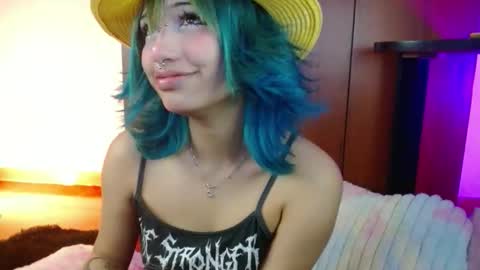 Snapshot of valerysmith18 chatting on April 2026 08:17:02 AM zoe online show from April 2026 08:17:02 AM
