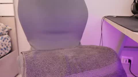 Snapshot of valeryuwu chatting on July 2026 09:53:02 PM tinyfemboy online show from July 2026 09:53:02 PM