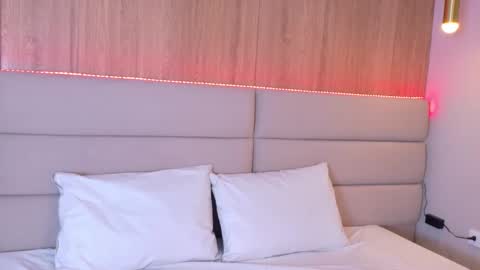 Vale online show from November 2025 12:27:01 PM