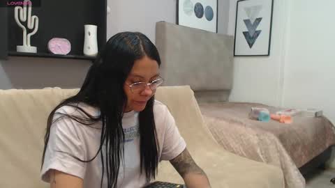 Snapshot of valevicious chatting on February 2025 07:05:01 PM valevicious online show from February 2025 07:05:01 PM