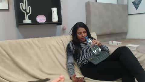 Snapshot of valevicious chatting on February 2025 12:03:01 AM valevicious online show from February 2025 12:03:01 AM