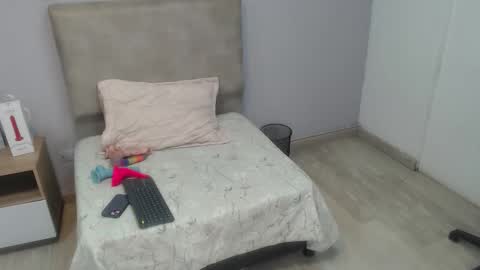 Snapshot of valevicious chatting on October 2025 07:27:01 PM valevicious online show from October 2025 07:27:01 PM