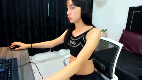 Snapshot of valey_nicole chatting on June 2026 10:45:02 PM valey_nicole online show from June 2026 10:45:02 PM