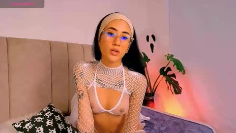 Val  online show from October 2025 09:13:01 PM