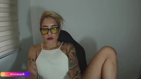 Snapshot of valkyriarose chatting on January 2026 10:36:01 PM Isis online show from January 2026 10:36:01 PM