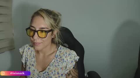 Snapshot of valkyriarose chatting on February 2026 01:13:01 AM Isis online show from February 2026 01:13:01 AM