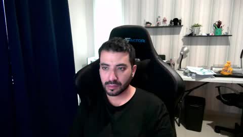 Roberto Carlos online show from October 2025 10:00:01 PM