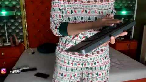 Valerie Val V online show from December 2025 10:25:02 PM