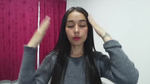 Snapshot of vallery_evanss chatting on December 2024 12:13:02 PM Taty independent account online show from December 2024 12:13:02 PM