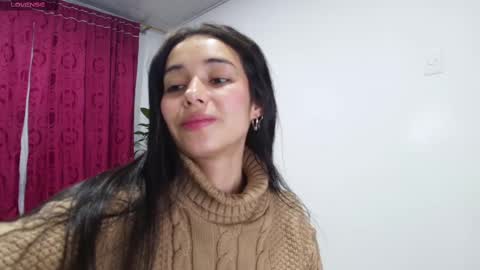 Snapshot of vallery_evanss chatting on February 2025 04:43:01 AM Taty independent account online show from February 2025 04:43:01 AM