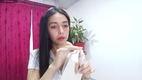 Snapshot of vallery_evanss chatting on February 2025 12:01:02 PM Taty independent account online show from February 2025 12:01:02 PM