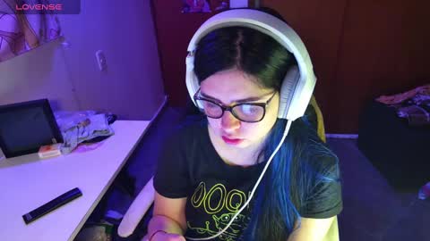 Im Violet online show from January 2025 12:11:01 AM