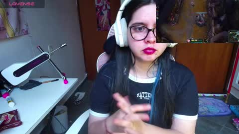 Im Violet online show from February 2025 09:49:02 PM