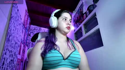 Snapshot of vallolet1_ chatting on April 2026 01:28:02 AM Im Violet online show from April 2026 01:28:02 AM