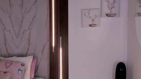 Snapshot of valloletsamar chatting on March 2026 12:08:01 PM Vallolet Peach online show from March 2026 12:08:01 PM