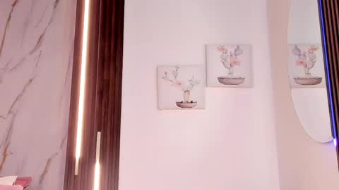 Snapshot of valloletsamar chatting on April 2026 12:08:02 PM Vallolet Peach online show from April 2026 12:08:02 PM