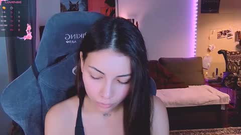 Little Devil online show from November 2025 04:06:02 PM